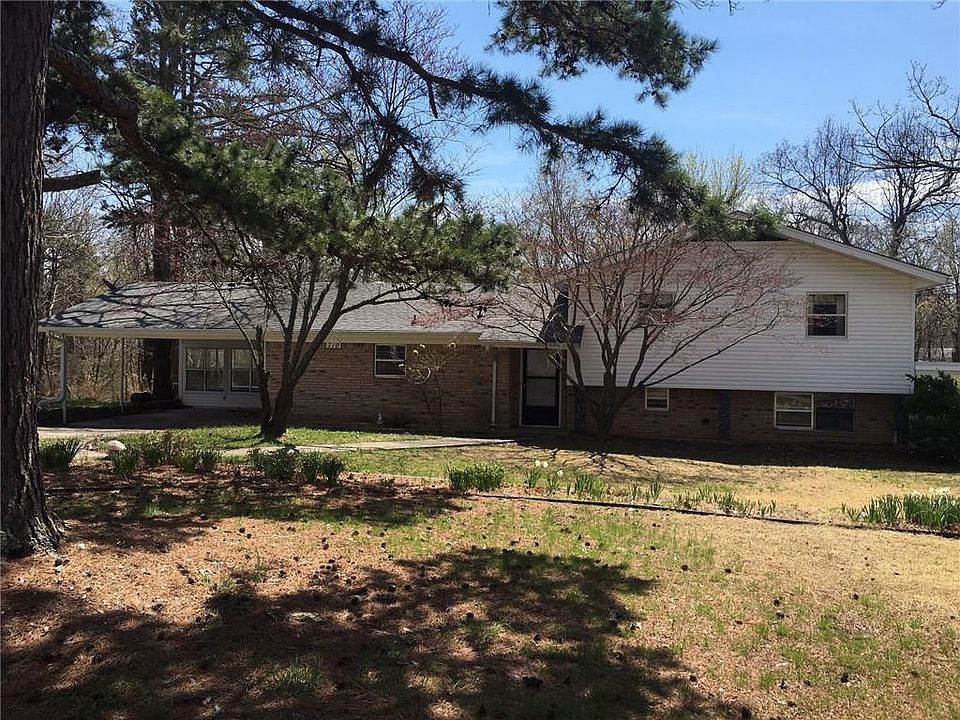 1st image of 710 Oak Ln