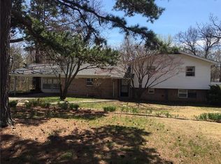 710 Oak Ln, Siloam Springs, AR 72761