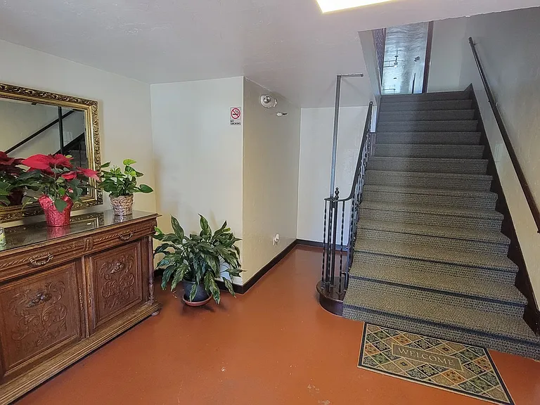 The Patricia Apartments — Photo 25