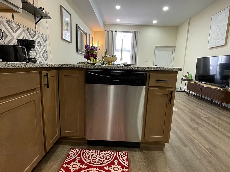 1516 N Patterson Park Ave — Photo 12