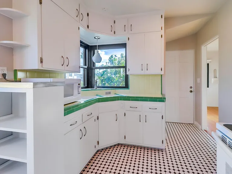 4706 Vista St — Photo 12