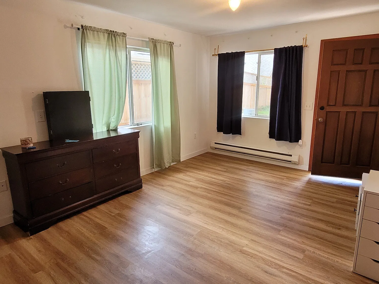 3 bed, 1074 sqft, $2,495 — Photo 2