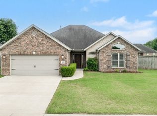 4823 W Homespun Dr, Fayetteville, AR 72704