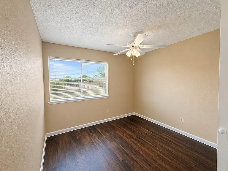 7170 S Dairy Ashford Rd — Photo 13