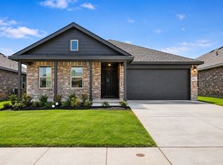 8421 Bluebonnet Bend Rd, Fort Worth, TX 76131