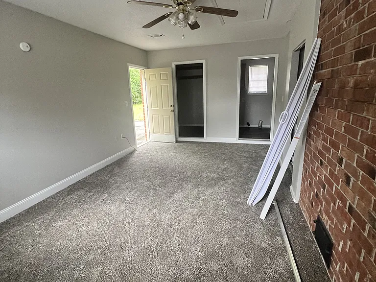1103 Hickory St — Photo 7