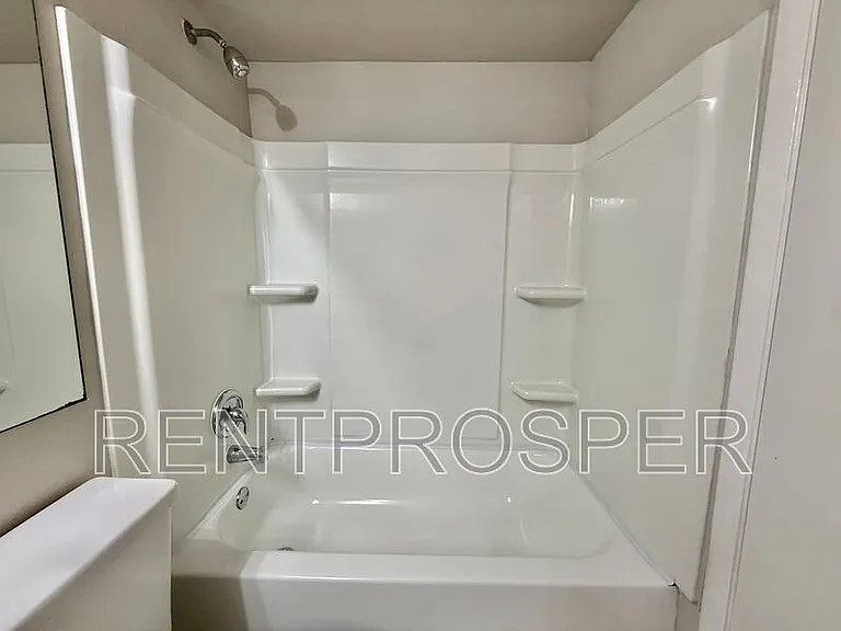6104 Curry Ford Rd #108 — Photo 21