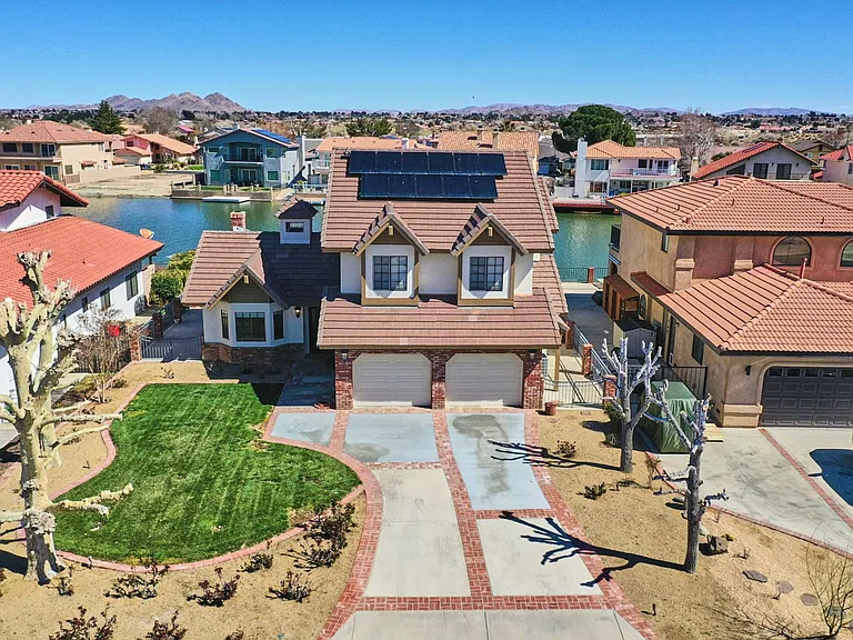 13565 Pyramid Dr — Photo 47