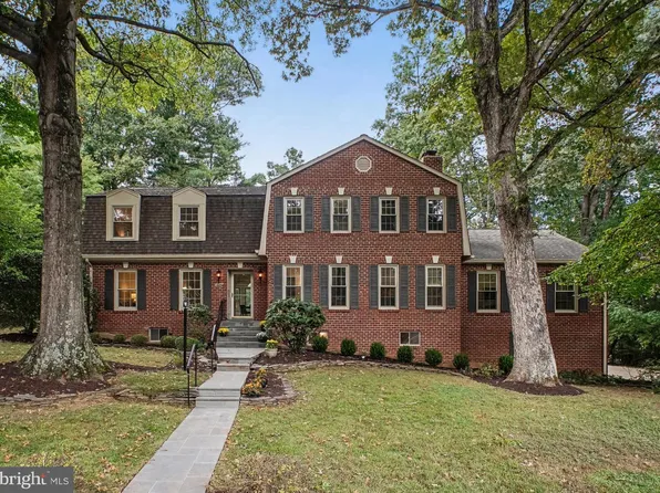 12210 Lake James Dr, Herndon, VA 20171