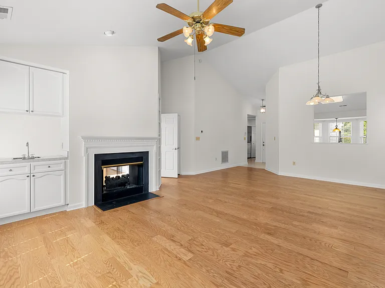 11318 Savannah Dr — Photo 21