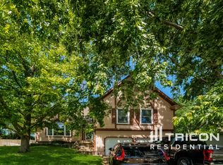 813 N Sumac St, Olathe, KS 66061