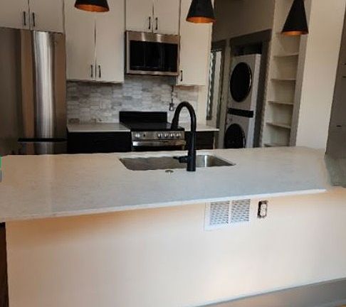 5th image of 1725 Elm St #12