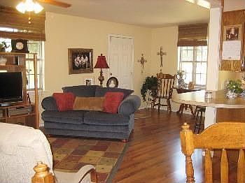 2nd image of 4662 Woodlawn