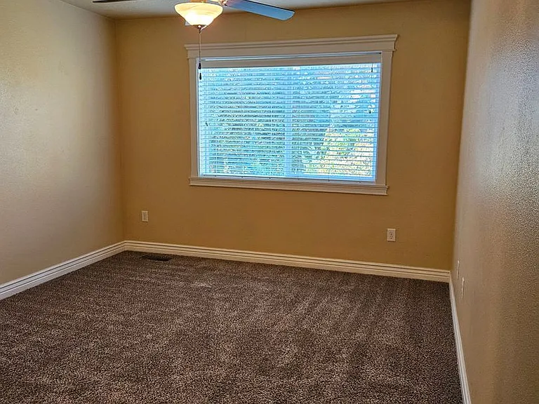 10823 W Franklin Rd — Photo 30