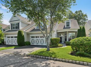 48 Encore Blvd, Eastport, NY 11941