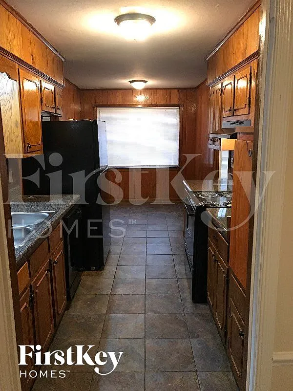 4 bed, 2.0 bath, 1953 sqft, $1,695 — Photo 4
