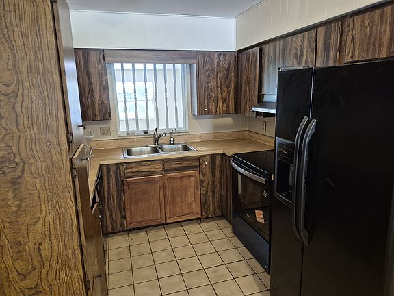 2nd image of 2470 Avenue B SW