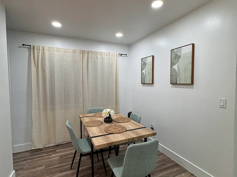 22258 Beverly Ave — Photo 9