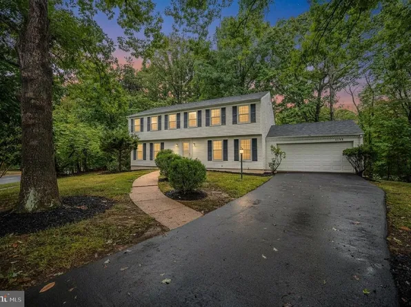 4198 Waterway Dr, Dumfries, VA 22025