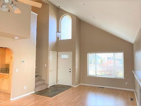3rd image of 1310 NE Tucson Way