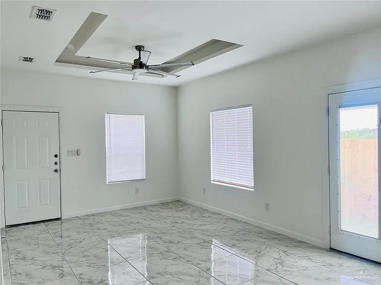 1420 S Yankton St #5 — Photo 6