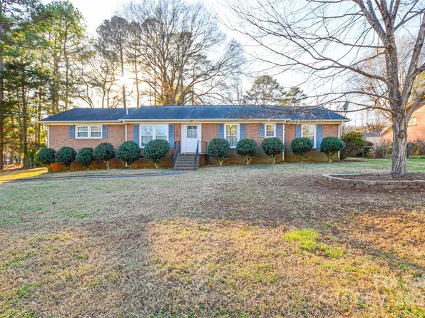 1220 Regehr Ave, Charlotte, NC 28214