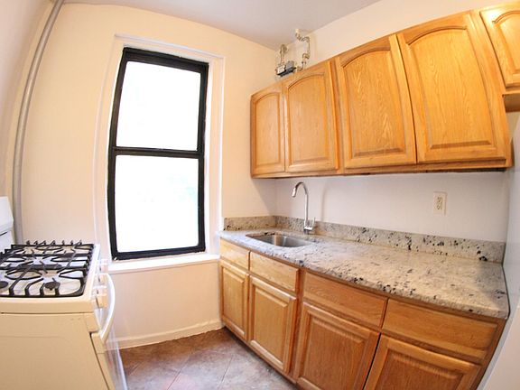 5th image of 975 Sherman Ave #34-S2