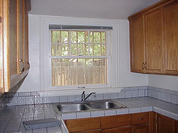 3rd image of 642 E 2nd St #A