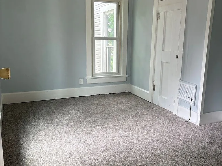 127 & 129 E Walnut St — Photo 10