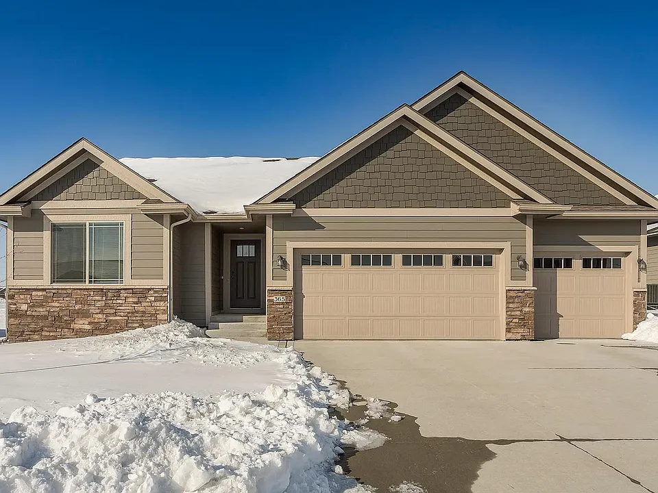 365 SE Tallgrass Ln