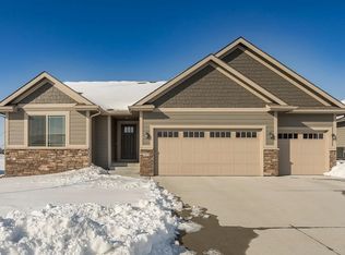 365 SE Tallgrass Ln, Waukee, IA 50263