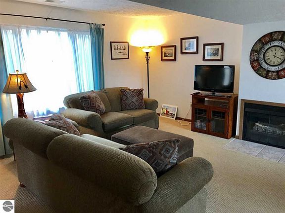 4th image of 3606 Emily Ln