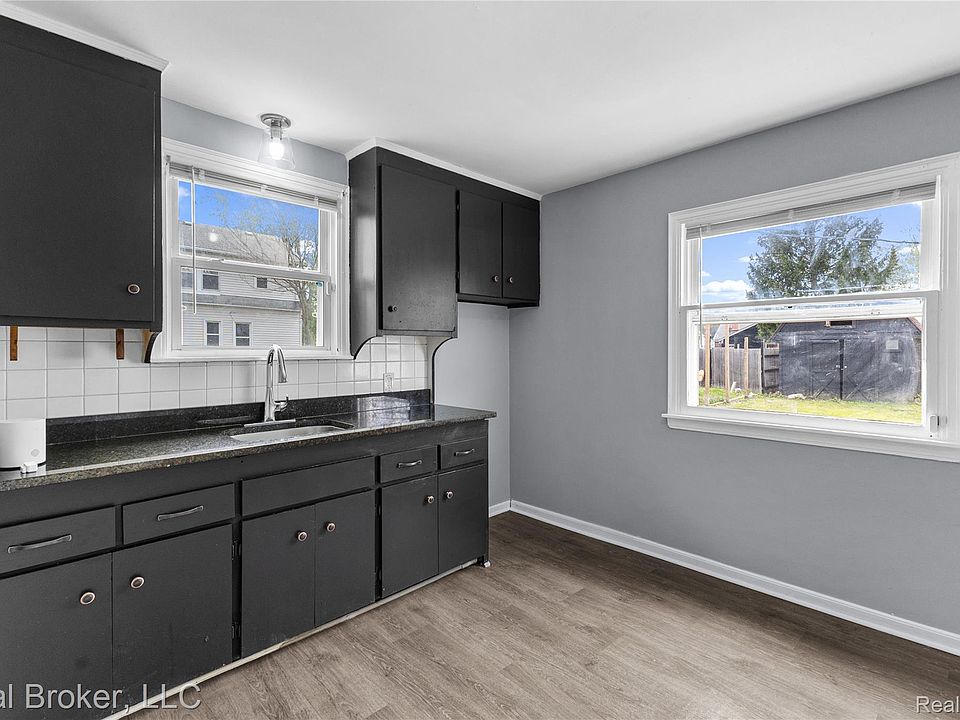 4637 University Pl, photo 6