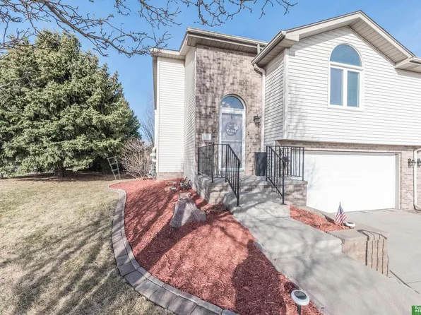 3706 N 157th Cir, Omaha, NE 68116