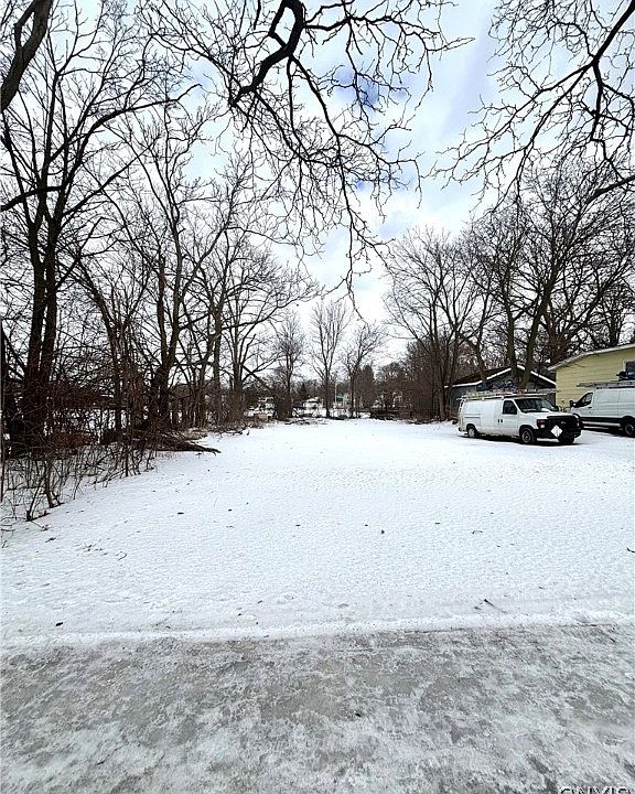 1st image of 103 Seymour St #52
