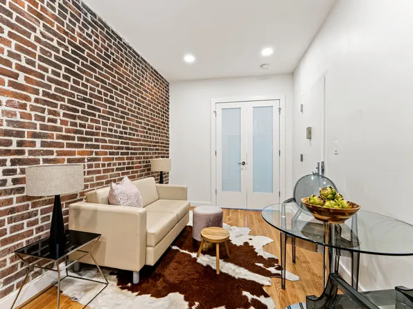 75 Pineapple Street image 2 of 4