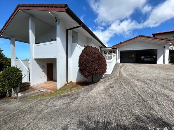 5240 Poola St, Honolulu, HI 96821