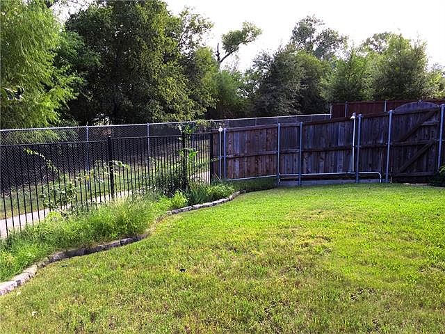 2nd image of 1416 Sussex Dr