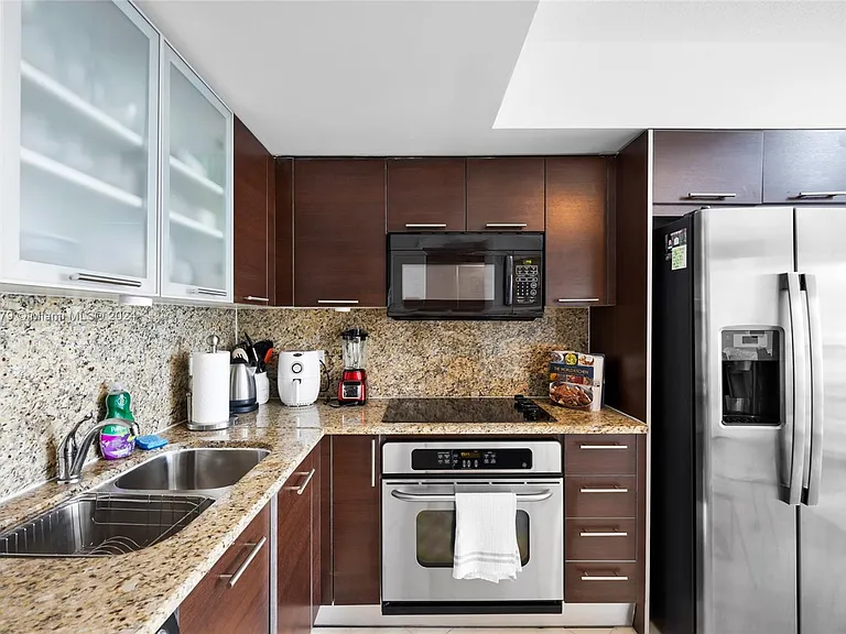 41 SE 5th St #1507 — Photo 27