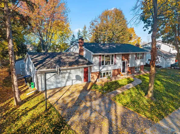 918 Saint Marys St, De Pere, WI 54115