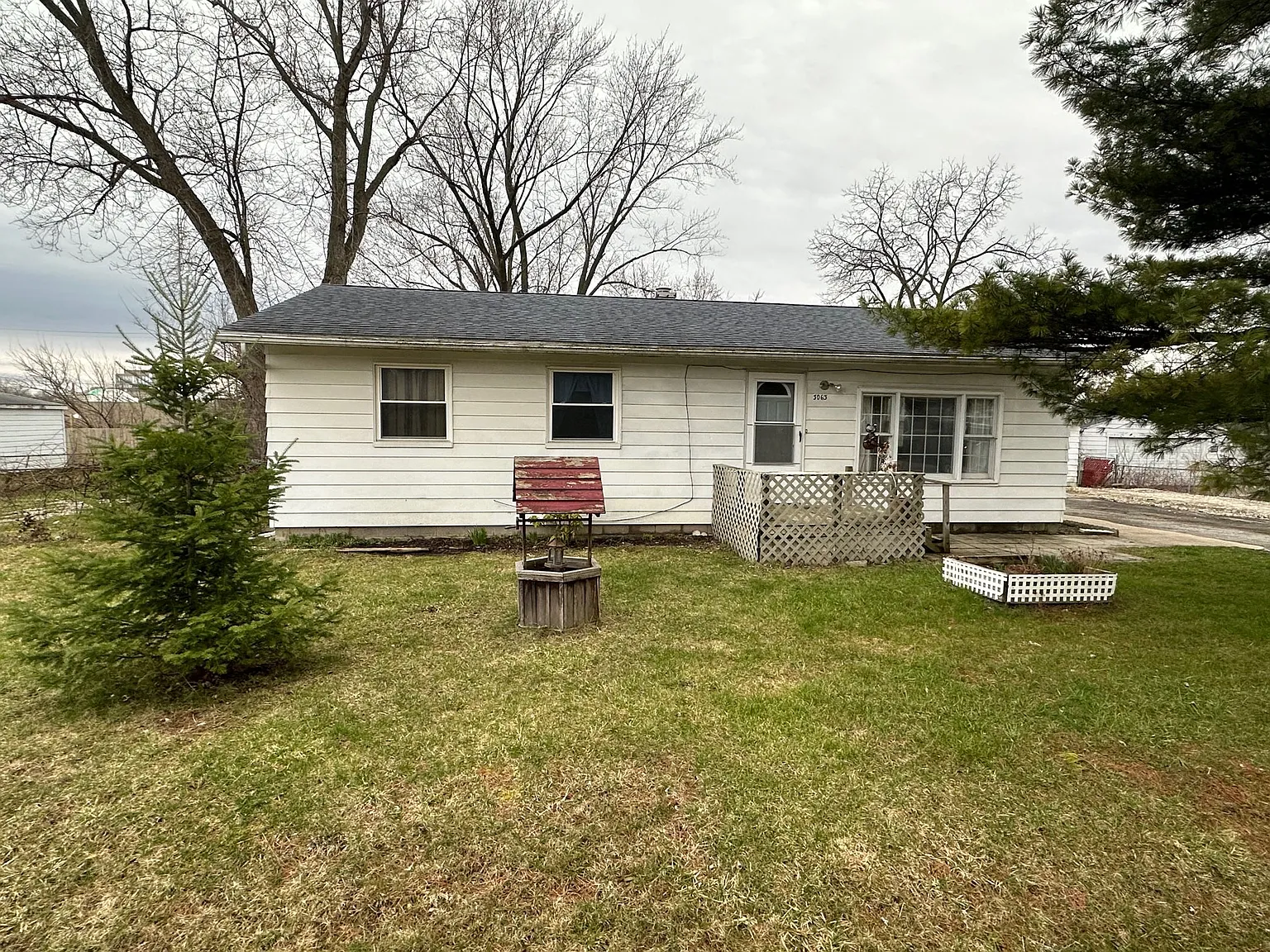 3063 Stratford St photo 1