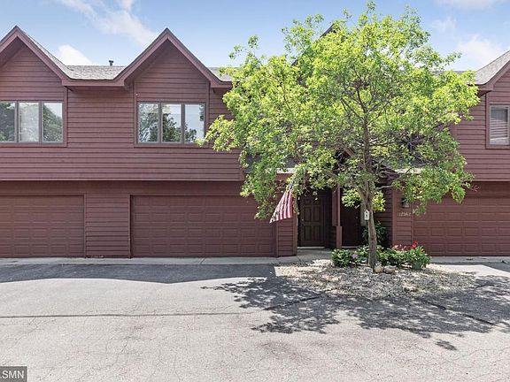 3rd image of 12564 Parkwood Dr
