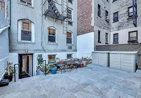 4th image of 216 E 28th St #2CR