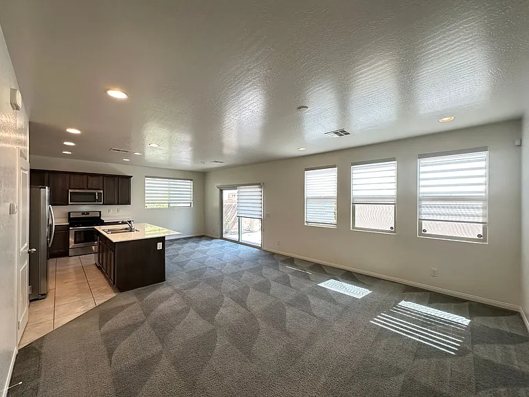 6784 Pivot Point St — Photo 4