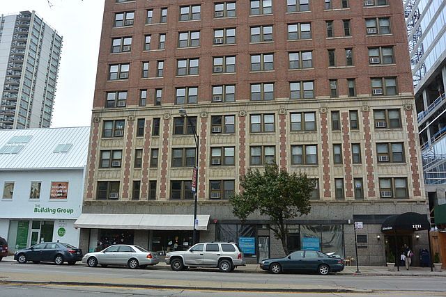 1st image of 1211 N La Salle St #702