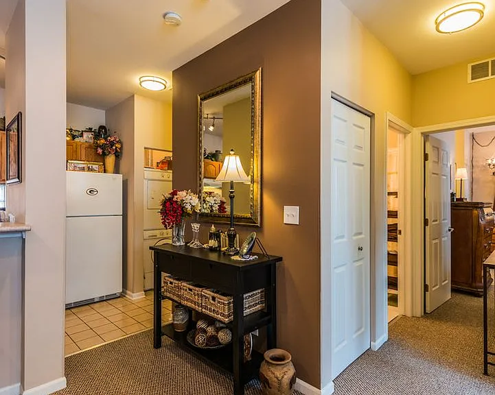 1225 N Orleans St — Photo 2