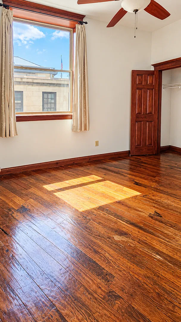 McDaniels Building-113 — Photo 3