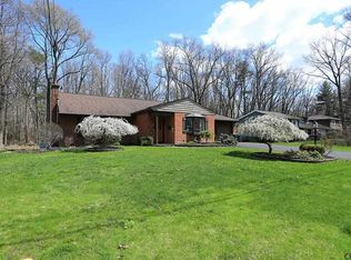101 Governor Dr, Glenville, NY 12302