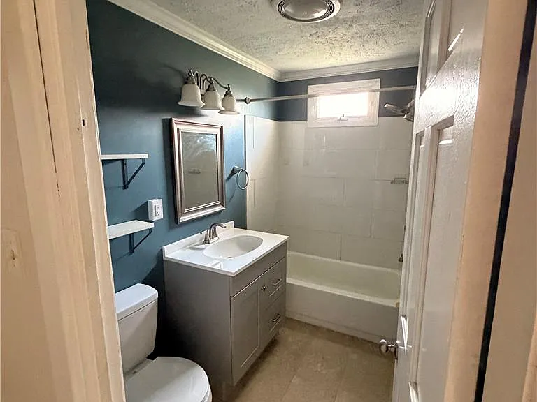 2414 Birch St — Photo 8