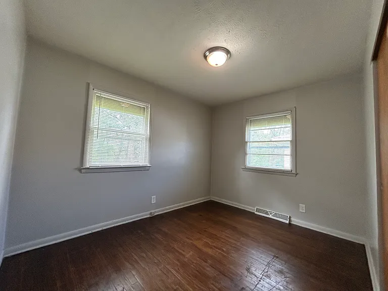 4515 Laurel Ave — Photo 6